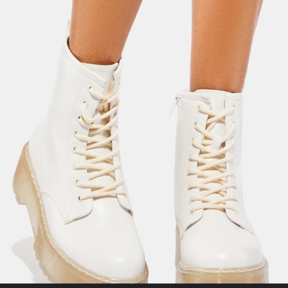 Steve Madden bettyy combat boots white size 9US worn once retails $146 offers we